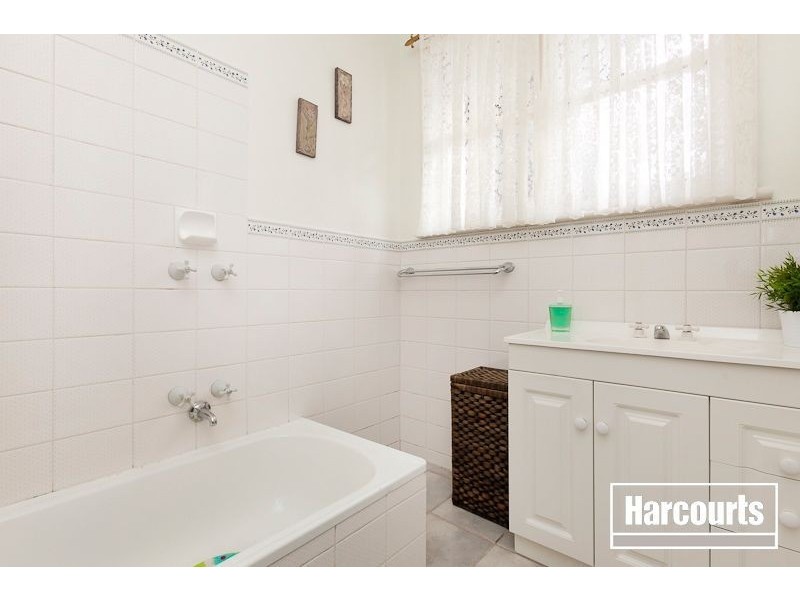 34 Ahern Road, Pakenham VIC 3810