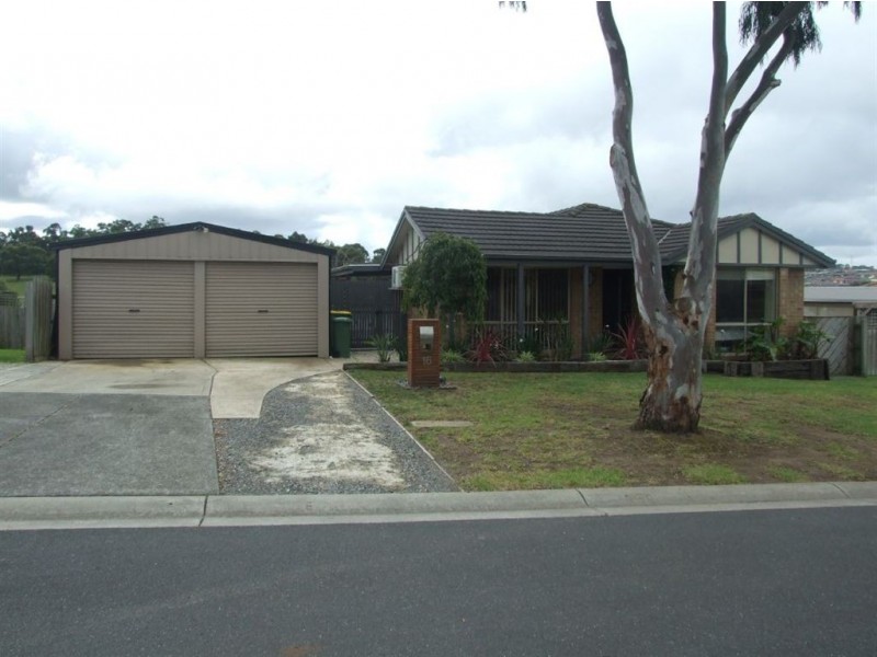 16 Edan Court, Pakenham VIC 3810