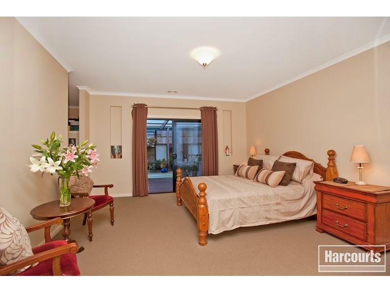 18 Delphinium Road, Pakenham VIC 3810