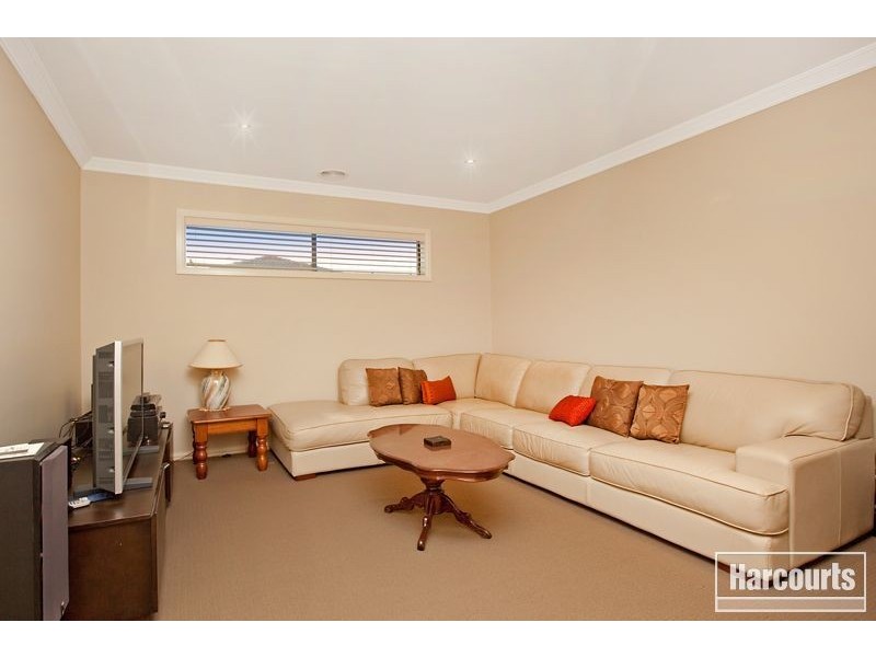 18 Delphinium Road, Pakenham VIC 3810