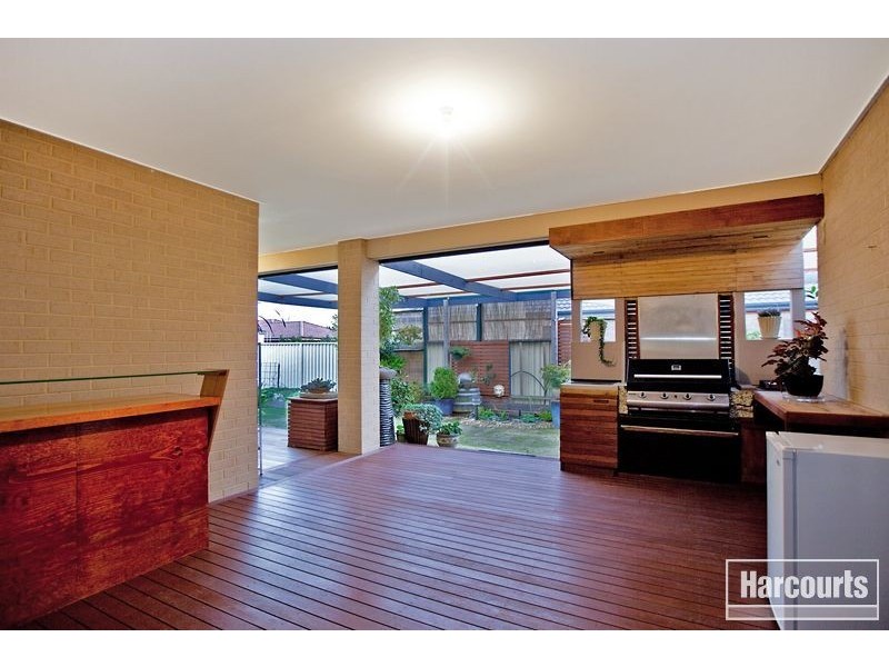 18 Delphinium Road, Pakenham VIC 3810