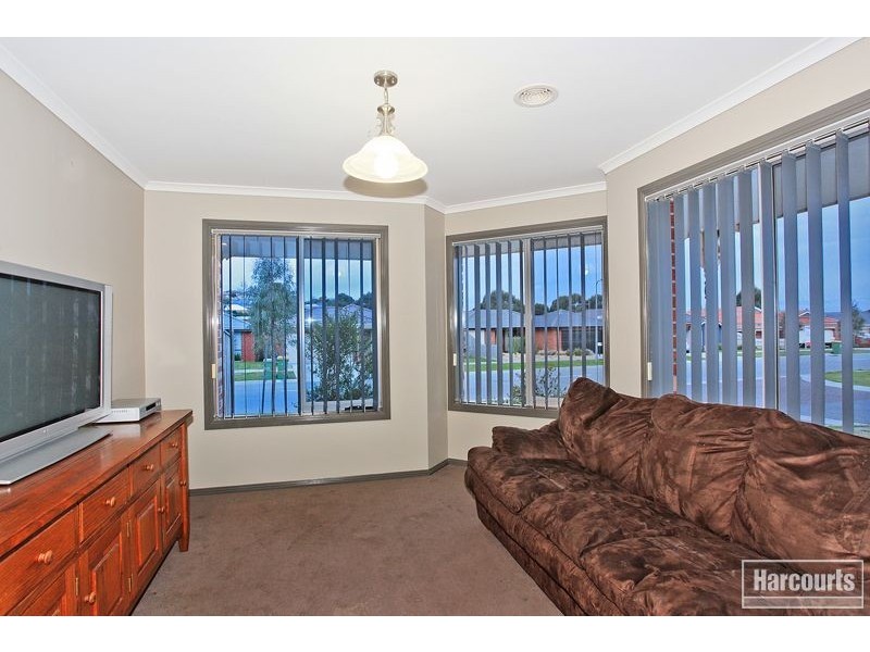 2 Samchelle Place, Pakenham VIC 3810