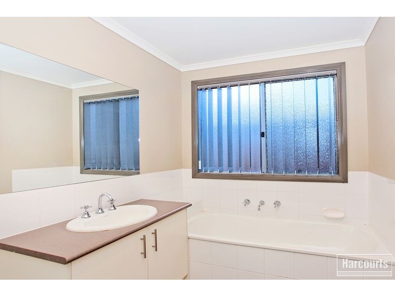 2 Samchelle Place, Pakenham VIC 3810