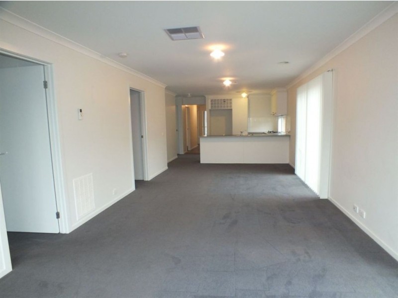 48 Serenity Street, Pakenham VIC 3810