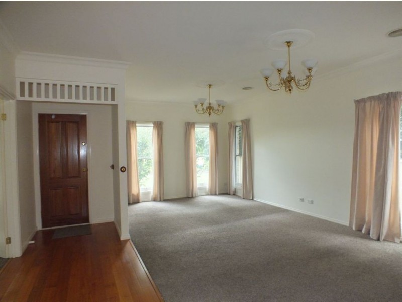 4 Cedar Lane, Pakenham VIC 3810