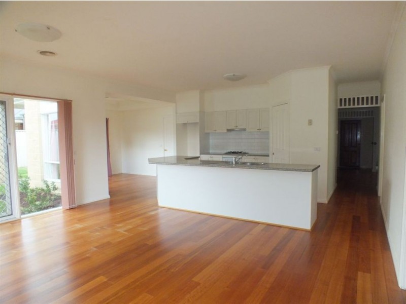 4 Cedar Lane, Pakenham VIC 3810