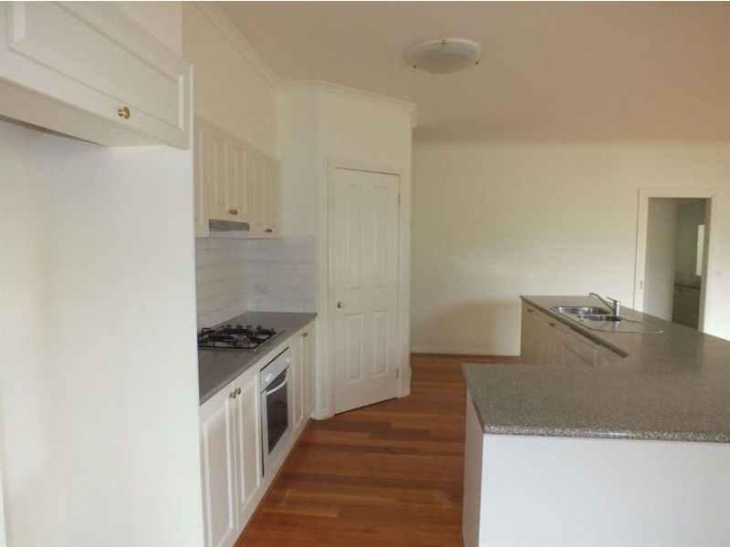 4 Cedar Lane, Pakenham VIC 3810