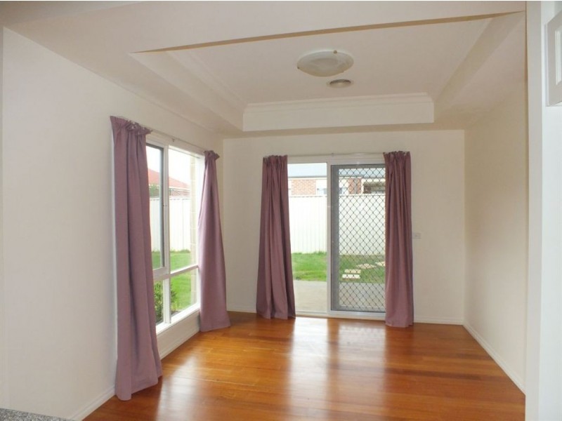 4 Cedar Lane, Pakenham VIC 3810