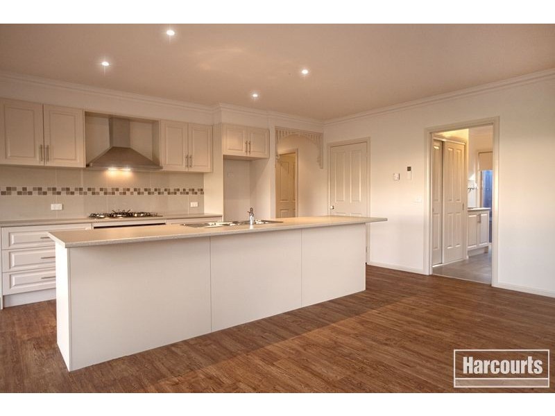 26 Ben Drive, Pakenham VIC 3810