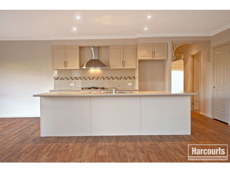 26 Ben Drive, Pakenham VIC 3810