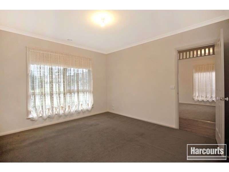 26 Ben Drive, Pakenham VIC 3810