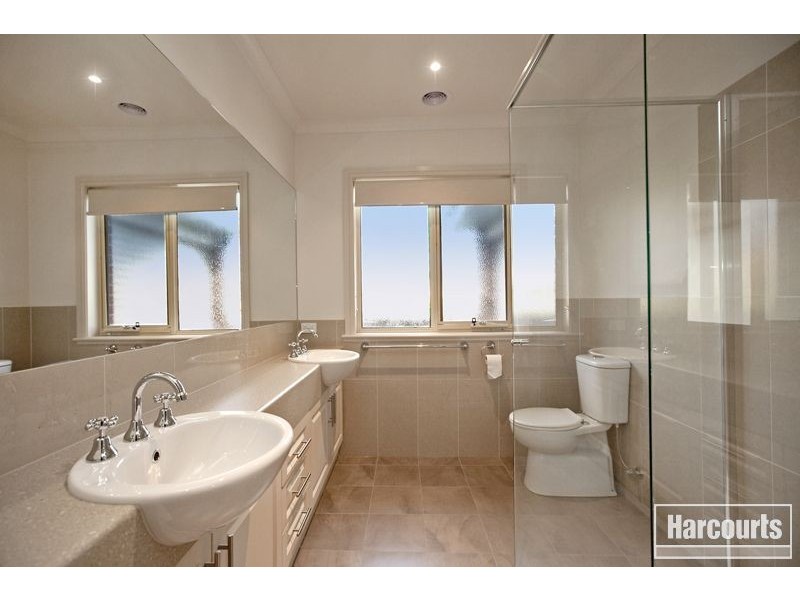 26 Ben Drive, Pakenham VIC 3810