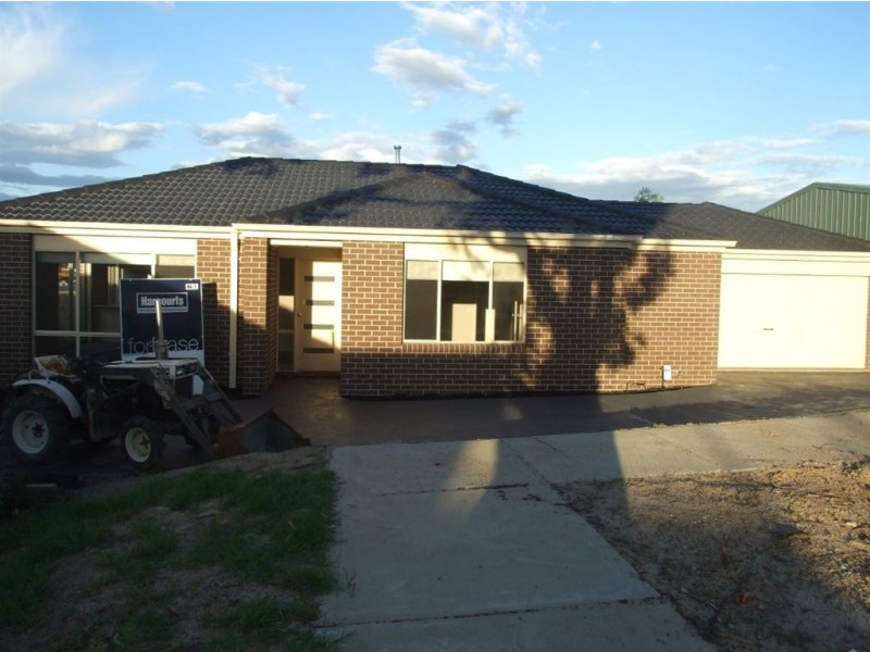 1/13 Diston Court, Pakenham VIC 3810