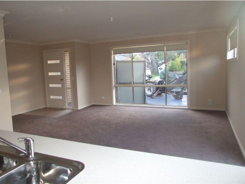 1/13 Diston Court, Pakenham VIC 3810