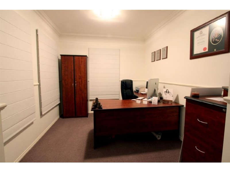 30 Parman Avenue, Pakenham VIC 3810