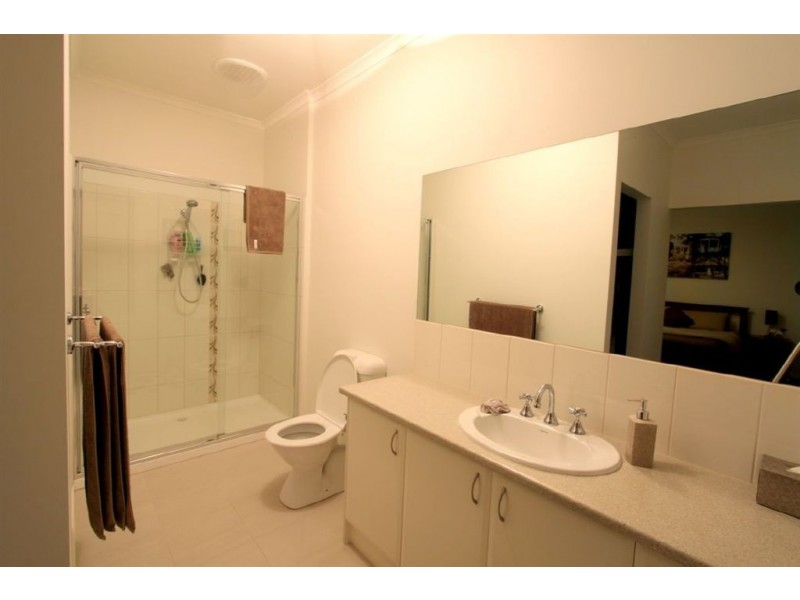 30 Parman Avenue, Pakenham VIC 3810