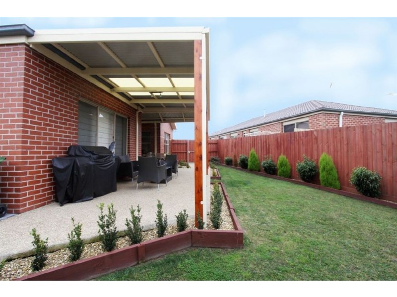 30 Parman Avenue, Pakenham VIC 3810