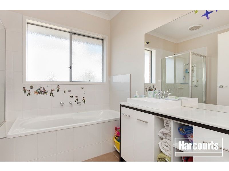 3 Laurina Link, Pakenham VIC 3810