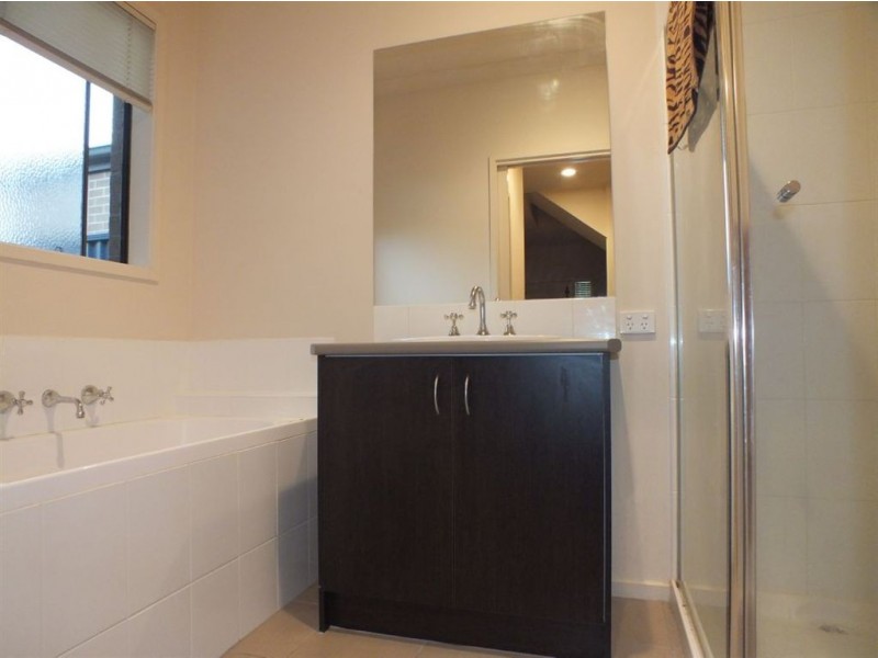 10 Sepal Lane, Pakenham VIC 3810