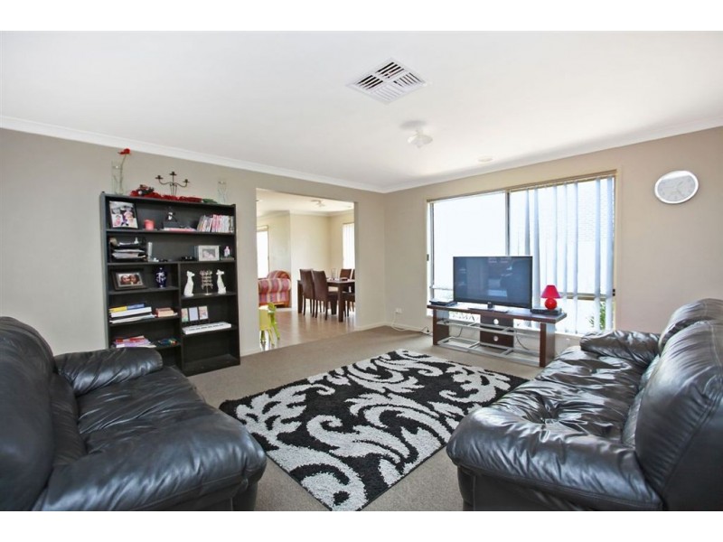 23 Manna Gum Drive, Pakenham VIC 3810