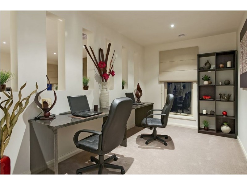 17 Bonneville Parade, Pakenham VIC 3810