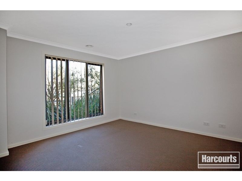 27 Syme Road, Pakenham VIC 3810