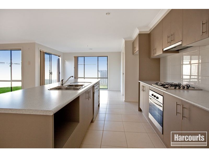 27 Syme Road, Pakenham VIC 3810