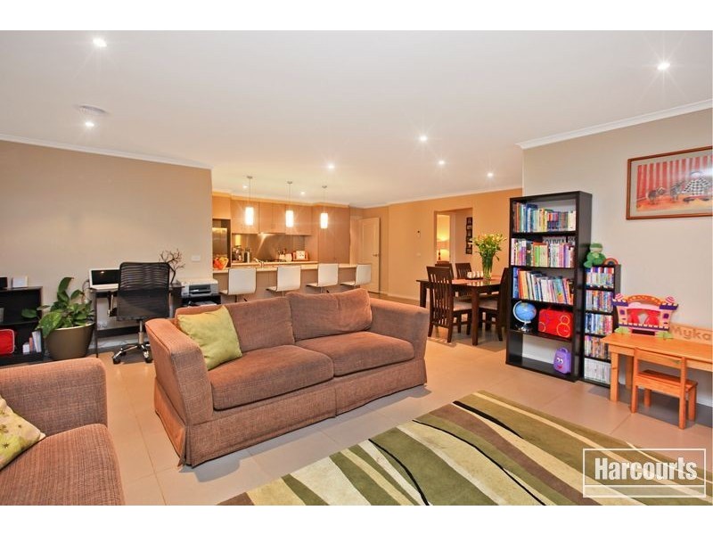 71 Manna Gum Drive, Pakenham VIC 3810