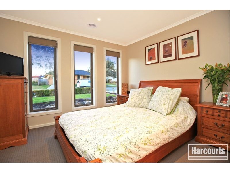 71 Manna Gum Drive, Pakenham VIC 3810