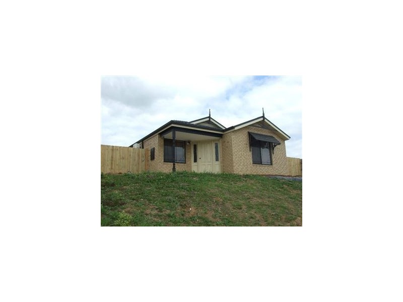 5 Blue Gum Court, Pakenham VIC 3810