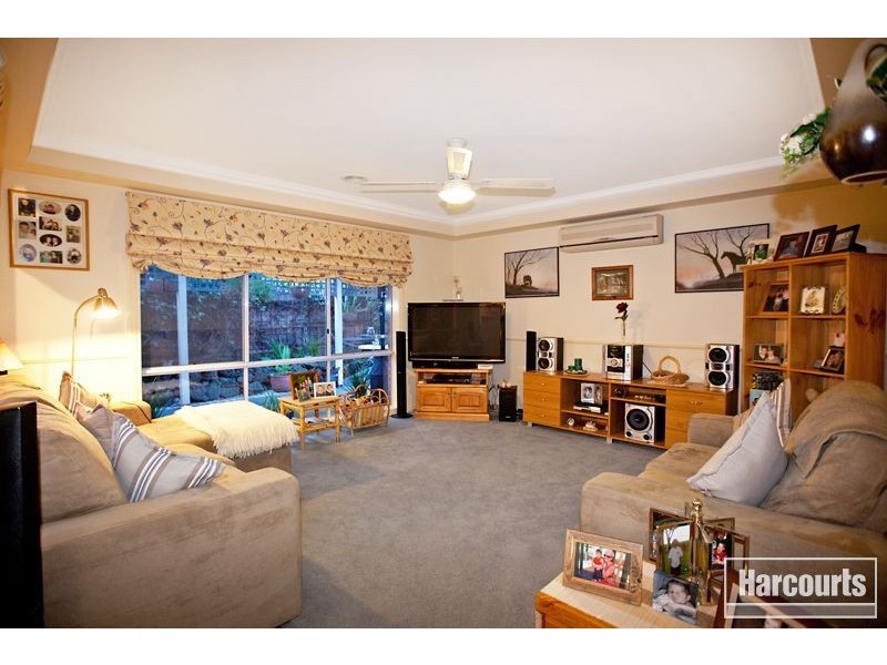 40 Balmoral Way, Pakenham VIC 3810