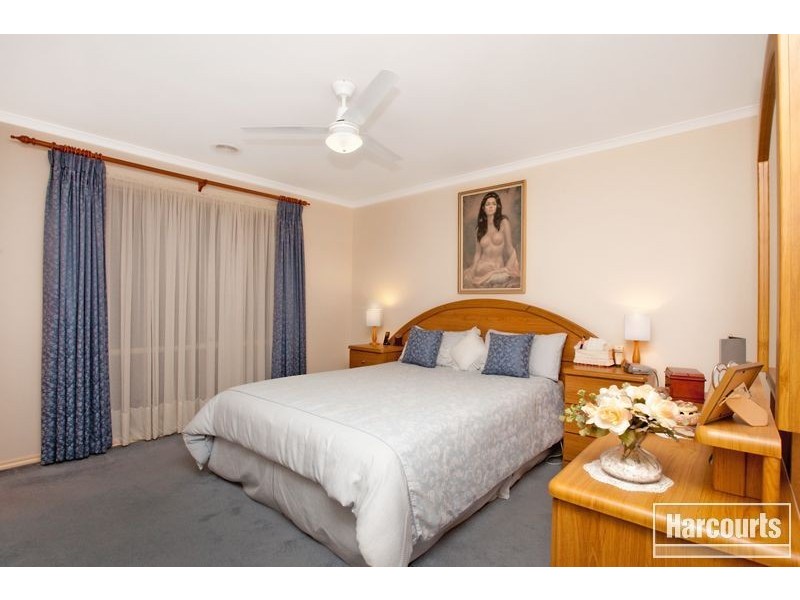 40 Balmoral Way, Pakenham VIC 3810