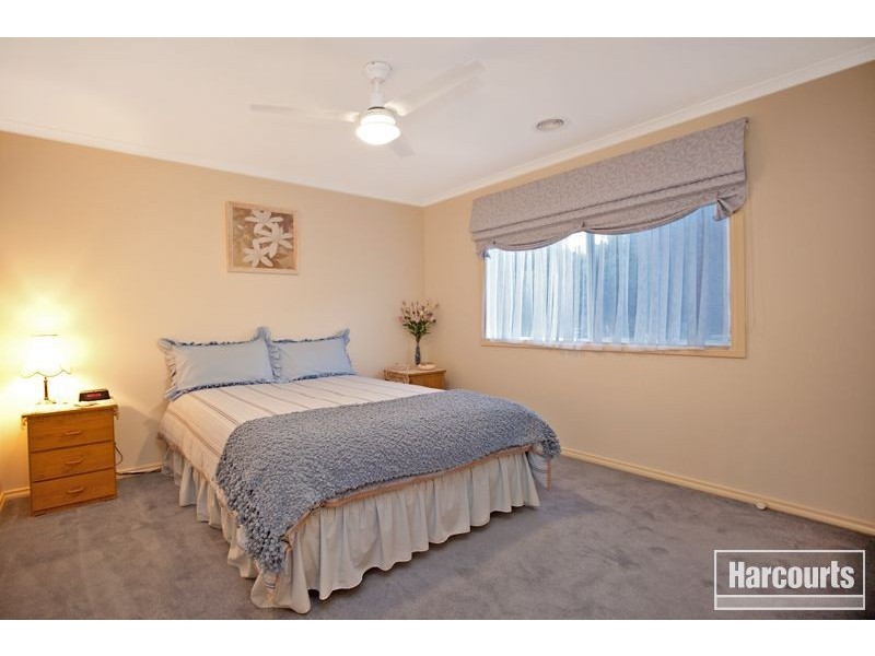 40 Balmoral Way, Pakenham VIC 3810