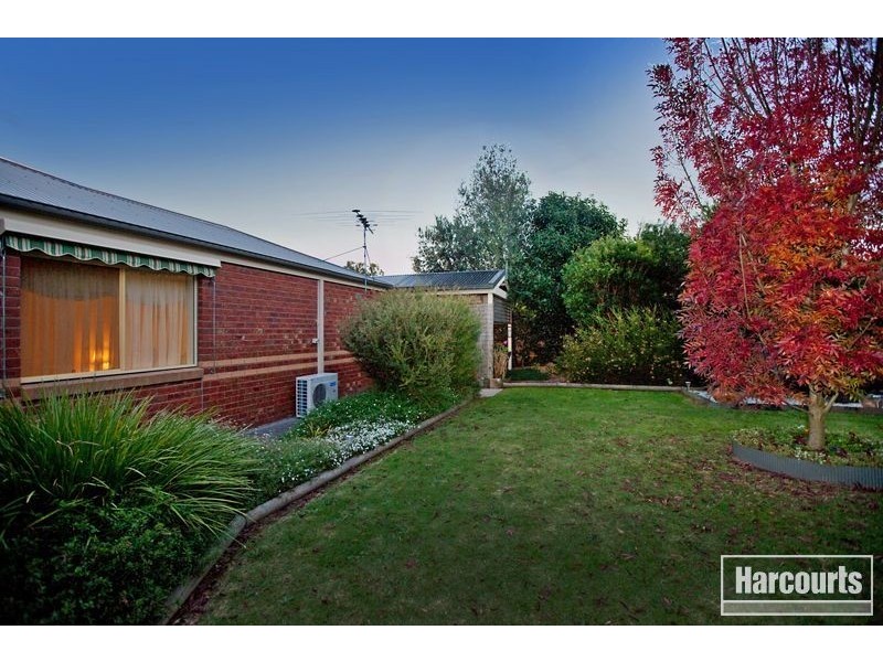 40 Balmoral Way, Pakenham VIC 3810