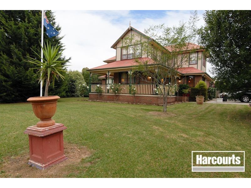 4 Meeking Drive, Pakenham VIC 3810