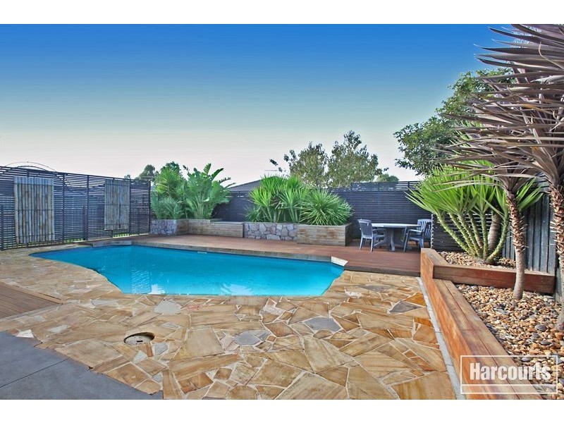 66 Dunbarton Drive, Pakenham VIC 3810
