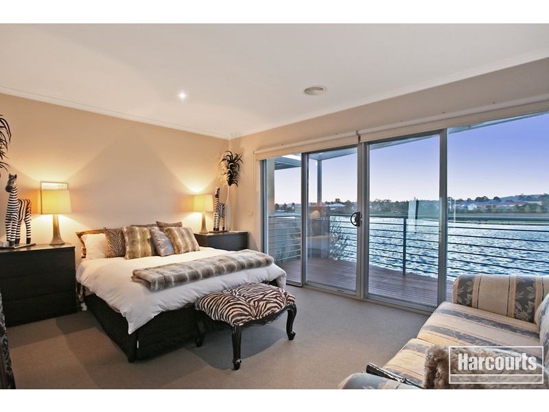 7/2 The Entrance, Pakenham VIC 3810