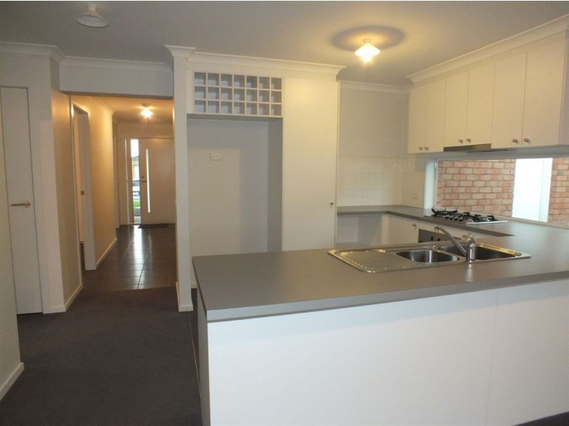 48 Serenity Street, Pakenham VIC 3810