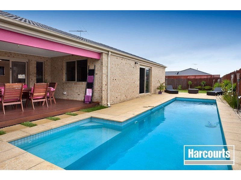 39 Greendale Boulevard, Pakenham VIC 3810