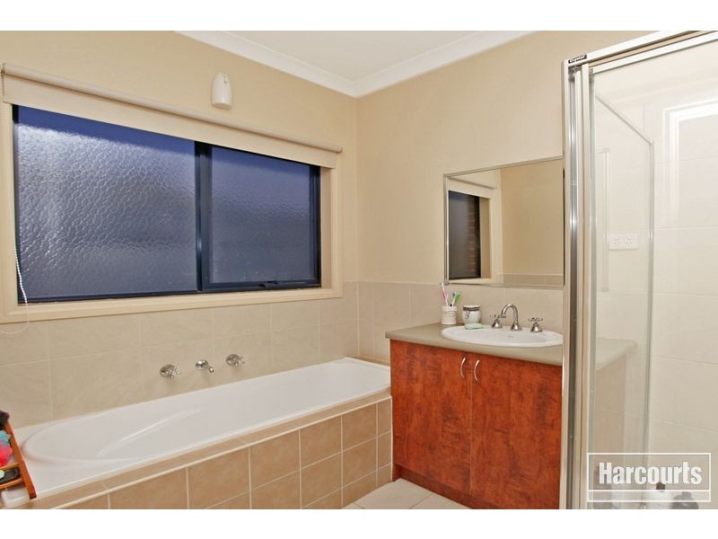 23 Viola Avenue, Pakenham VIC 3810