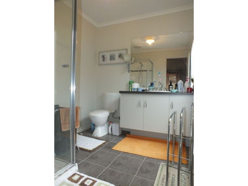 30 Scarlet Crescent, Pakenham VIC 3810