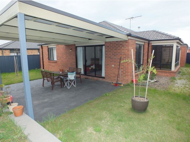 30 Scarlet Crescent, Pakenham VIC 3810