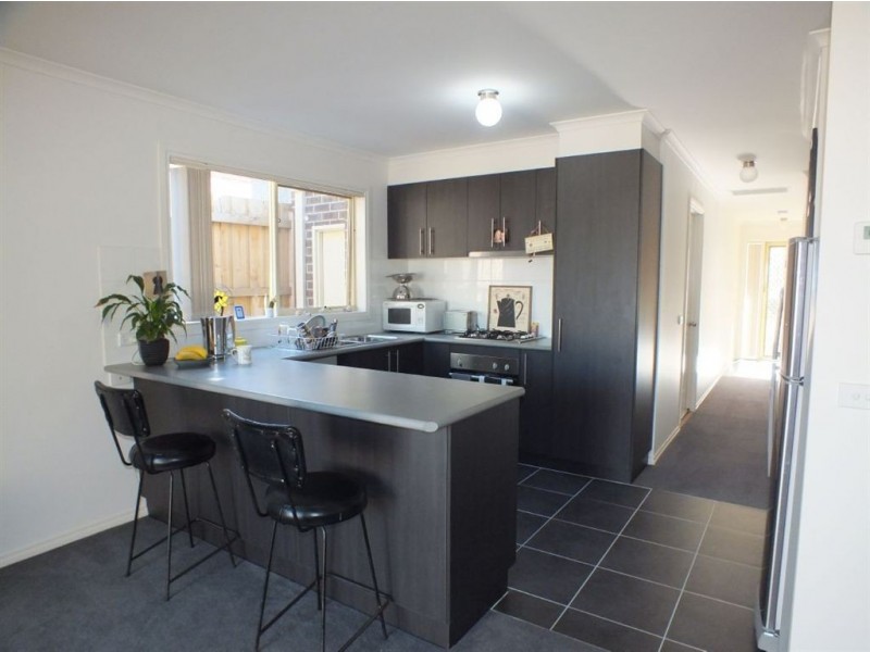 10/40 Army Road, Pakenham VIC 3810