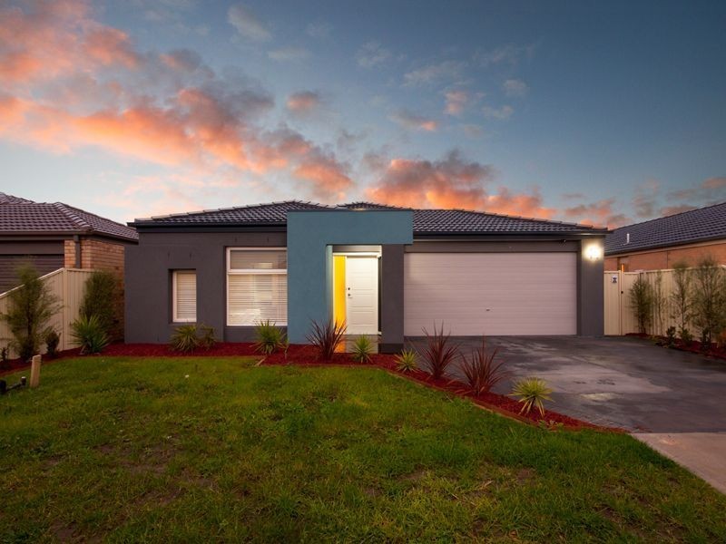 27 Salvia Avenue, Pakenham VIC 3810