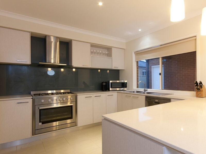 27 Salvia Avenue, Pakenham VIC 3810