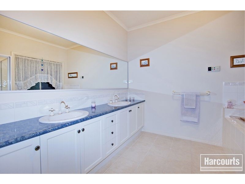 10 Snell Road, Nar Nar Goon VIC 3812