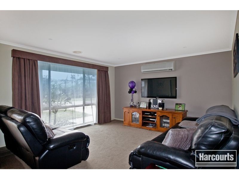 88 Manna Gum Drive, Pakenham VIC 3810