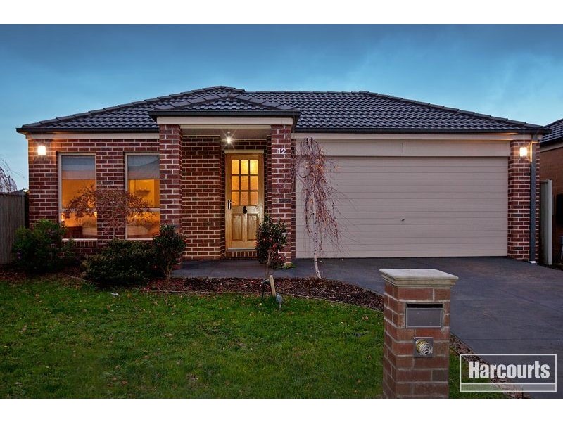 12 Wonboyn Close, Pakenham VIC 3810