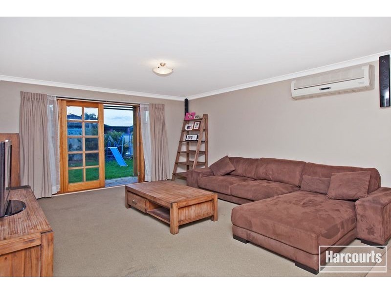 12 Wonboyn Close, Pakenham VIC 3810