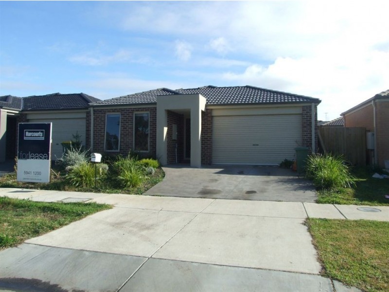 24 Kosta Boda Boulevard, Pakenham VIC 3810
